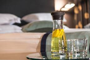 Rosslyn Thracia Hotel