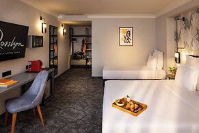 Rosslyn Thracia Hotel