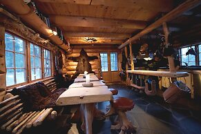 Engholm Husky Design Lodge