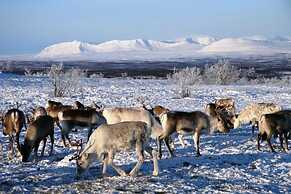 Engholm Husky Design Lodge