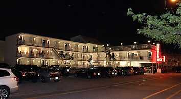 Quarterdeck Motel