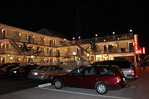 Quarterdeck Motel