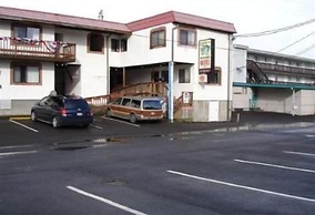 Tradewinds Motel