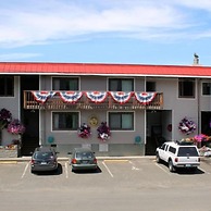 Tradewinds Motel