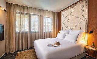 Brown Red Sea (Central Park)