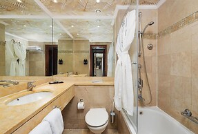 Brown Red Sea (Central Park)