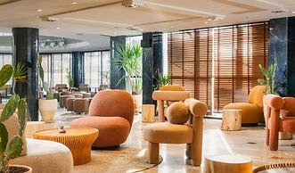 Brown Red Sea (Central Park)