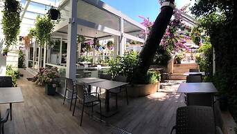 Ascot Hotel Buyukada