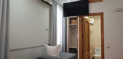 Hostal Las Fuentes - Adults Only