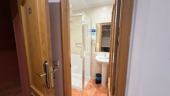 Hostal Las Fuentes - Adults Only