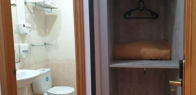 Hostal Las Fuentes - Adults Only