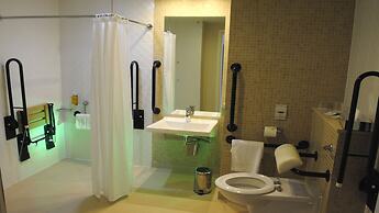 Holiday Inn Manchester-Media City UK by IHG