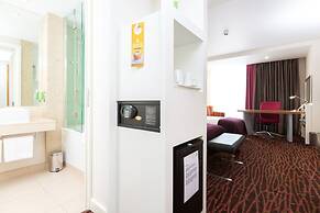 Holiday Inn Manchester-Media City UK by IHG