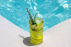 Nissia Beach Apartments and Suites