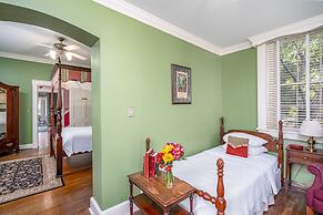 Cedars of Williamsburg Bed & Breakfast
