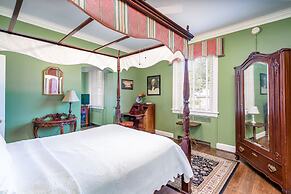 Cedars of Williamsburg Bed & Breakfast