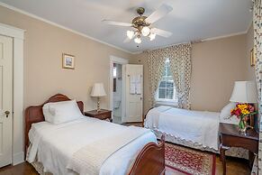 Cedars of Williamsburg Bed & Breakfast