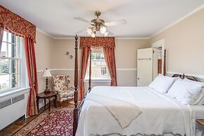Cedars of Williamsburg Bed & Breakfast