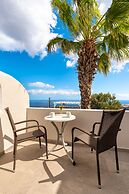 Hotel Thira