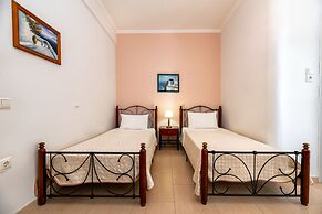 Hotel Thira
