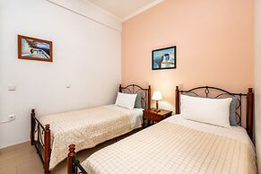 Hotel Thira