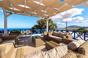 Hotel Thira