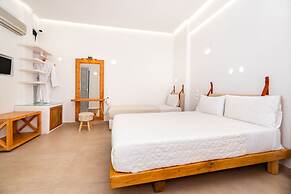 Hotel Thira