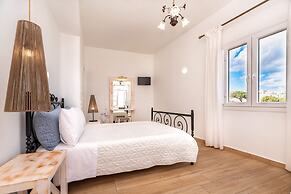 Hotel Thira