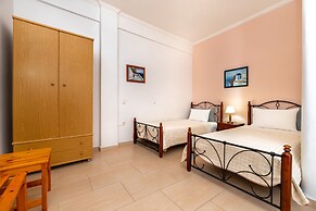 Hotel Thira