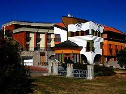 Sándor Hotel