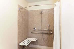Travelodge by Wyndham Brea