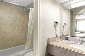 Econo Lodge Galveston Seawall