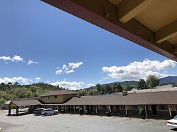 Klamath Motor Lodge