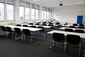 Orange Hotel und Apartments