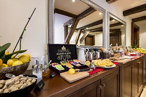 Miss Sophie's Charles Bridge