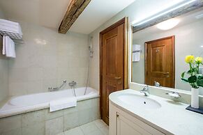 Miss Sophie's Charles Bridge