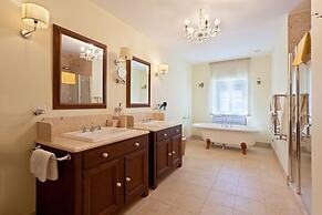 Hotel Martinis Marchi