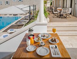 Hotel Martinis Marchi