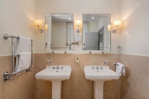 Hotel Martinis Marchi