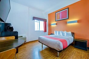 Motel 6 Eagle Pass, TX - Lakeside