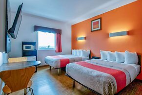 Motel 6 Eagle Pass, TX - Lakeside