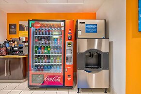 Motel 6 Eagle Pass, TX - Lakeside