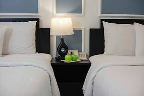 Golden Lotus Legend Hotel