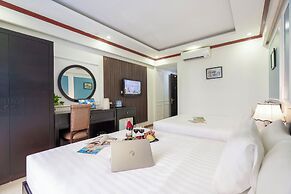 Golden Lotus Legend Hotel