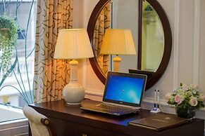 Golden Lotus Legend Hotel