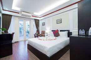 Golden Lotus Legend Hotel