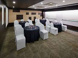 Goldfinch Hotel Delhi NCR