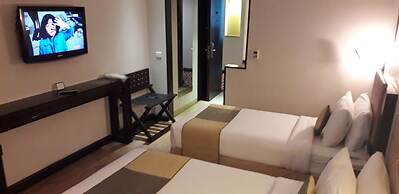 Goldfinch Hotel Delhi NCR