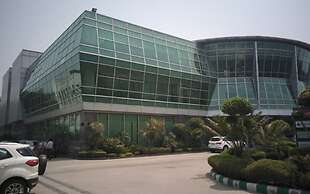 Goldfinch Hotel Delhi NCR