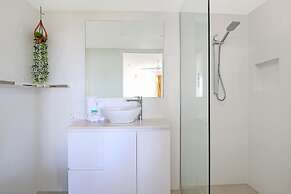 Beachside Resort - Kawana Waters